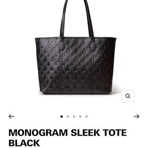 Mia Day Sleek Tote!